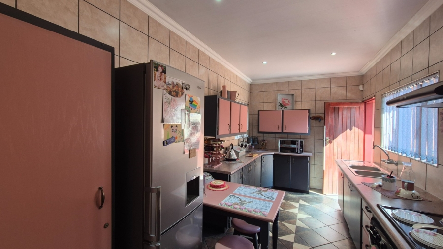 3 Bedroom Property for Sale in Roodia Free State